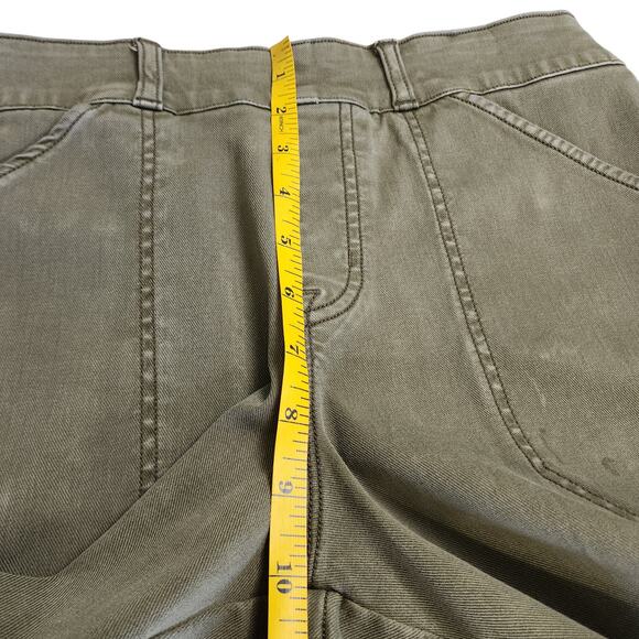 Spanx Womens 6 Inch Stretch Twill Shorts Size Medium Olive Green Pull On Shaping - Picture 11 of 11